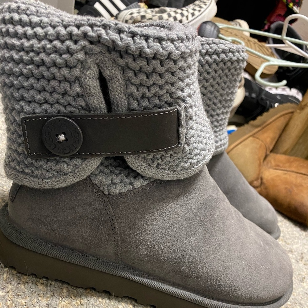 Ugg knit boots size 8